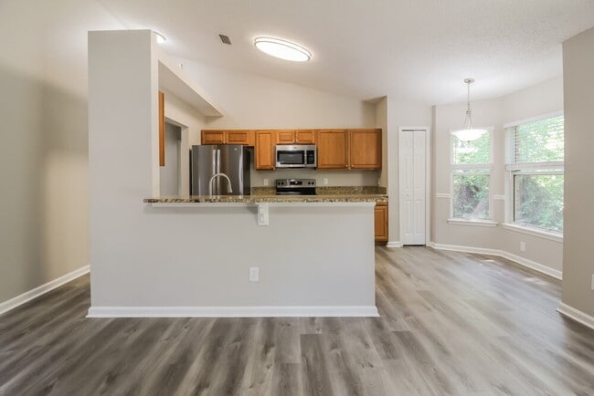 Building Photo - 1010 Whirlaway Cir S