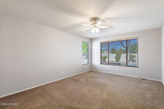 Building Photo - 440 N Roger Way