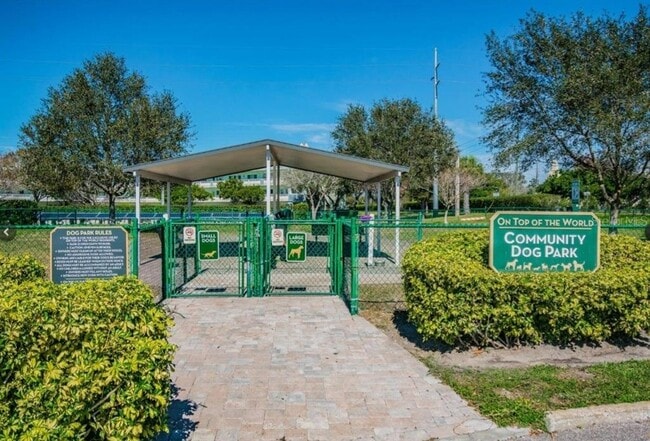 Building Photo - 2458 Columbia Dr