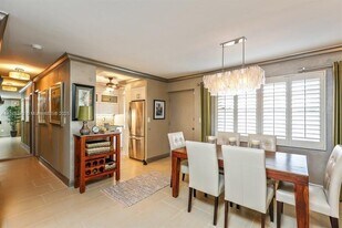 Building Photo - 220 Kings Point Dr