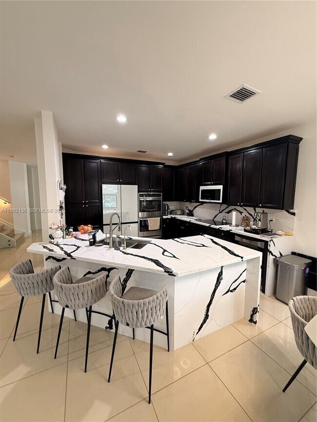 Building Photo - 8640 NW 101st Pl