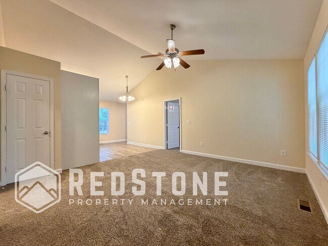 Building Photo - 2621 Trail Five