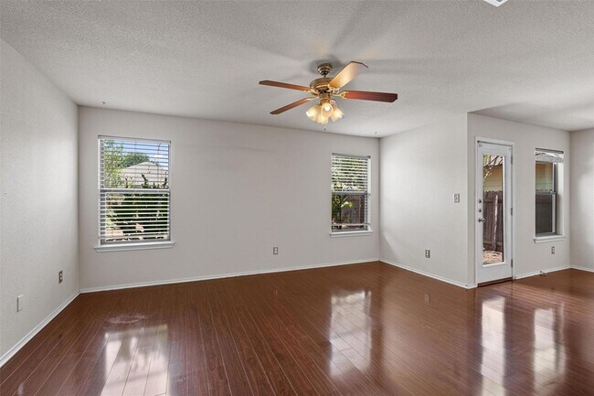 Building Photo - 15012 Parrish Ln