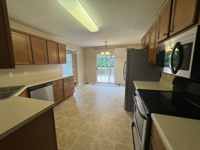 Building Photo - Spacious home in a great Ooltewah neighbor...