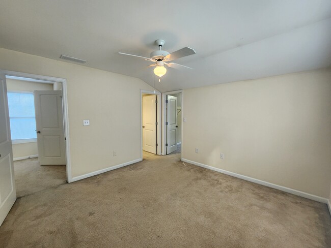 Building Photo - 115 Artisan Pl