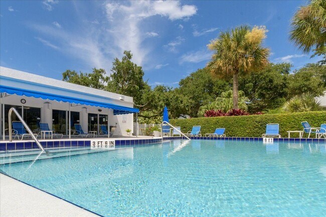 Building Photo - 6124 S River Run Dr