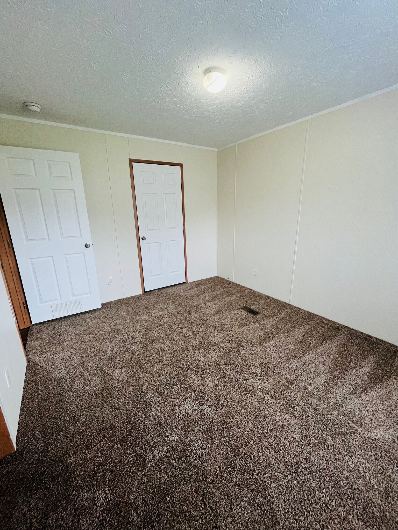 Building Photo - 9358 White Pine Ct