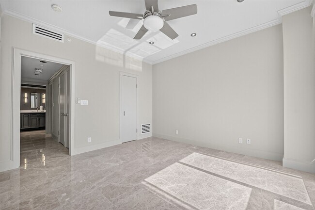 Building Photo - 5110 San Felipe St