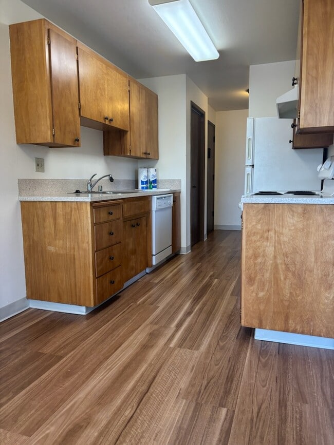 kitchen from breakfast nook - Legend House
