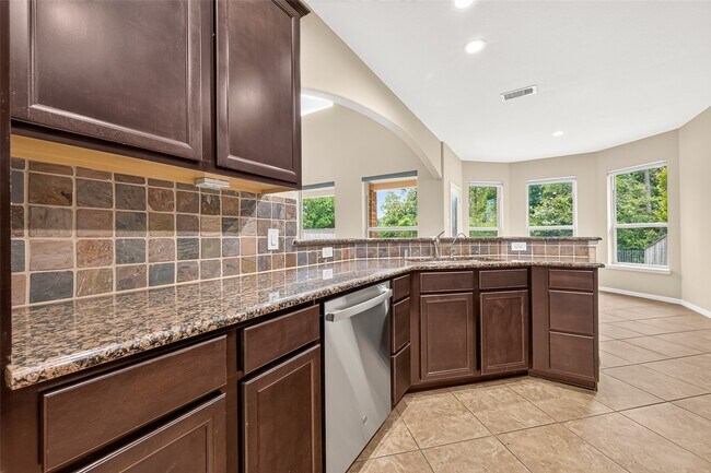 Building Photo - 51 S Greenprint Cir