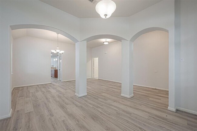 Building Photo - 988 Arbor Crossing