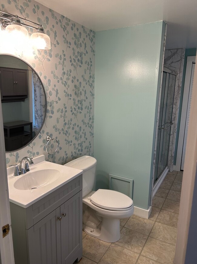 Building Photo - 1284 S Bay Rd