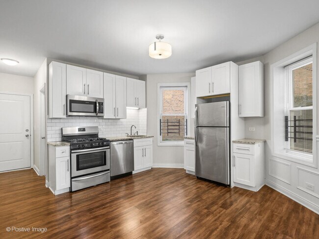 Building Photo - 2441 N Harding Ave