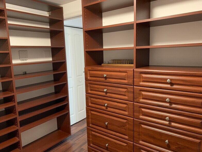 Building Photo - 7350 SW 89th St