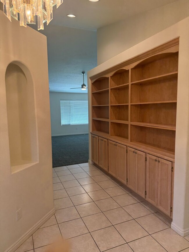 Building Photo - Single-Level Home in St. George with Community Pool, Gym, and More!