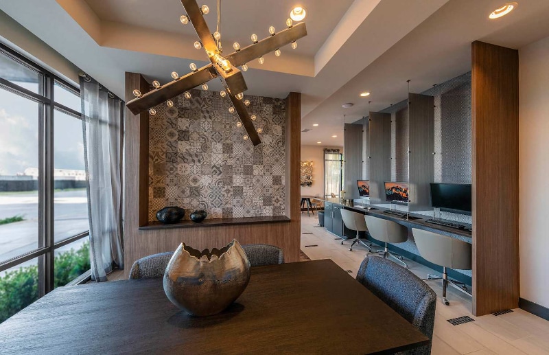 Building Photo - 3551 Wilshire Wy