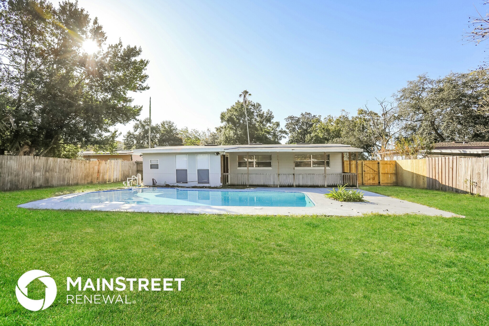 Building Photo - 3703 Sutton Dr