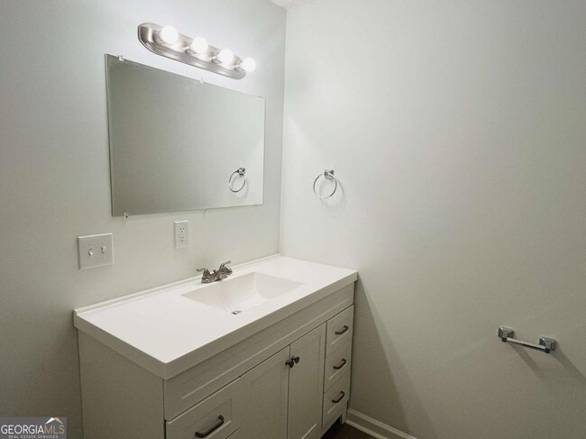 Building Photo - 615 Chattahoochee St