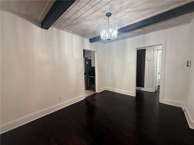 Building Photo - 1625 Wilson Ave