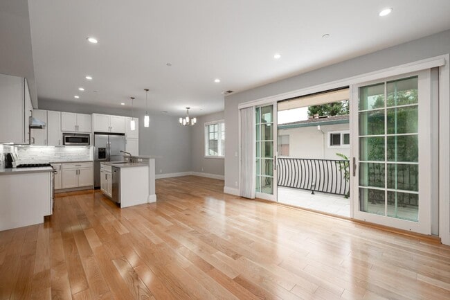 Building Photo - 436 Laurel St