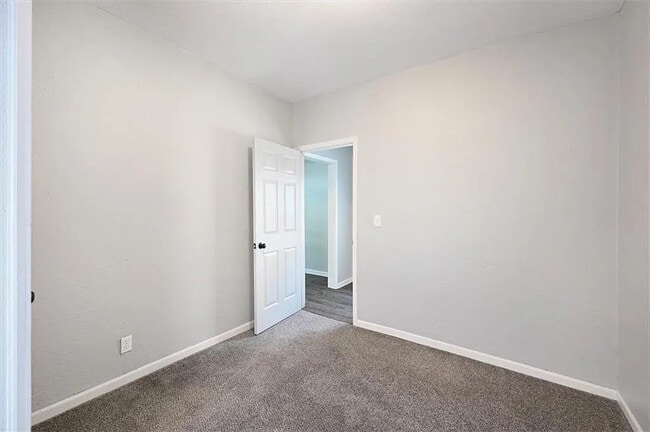 Building Photo - 619 Kiowa St