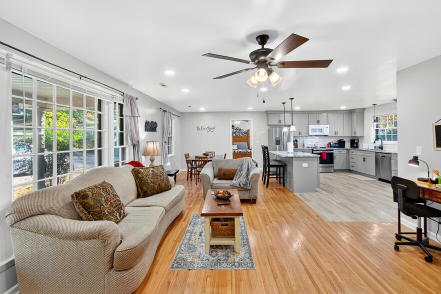 Building Photo - 3409 McGavock Pike