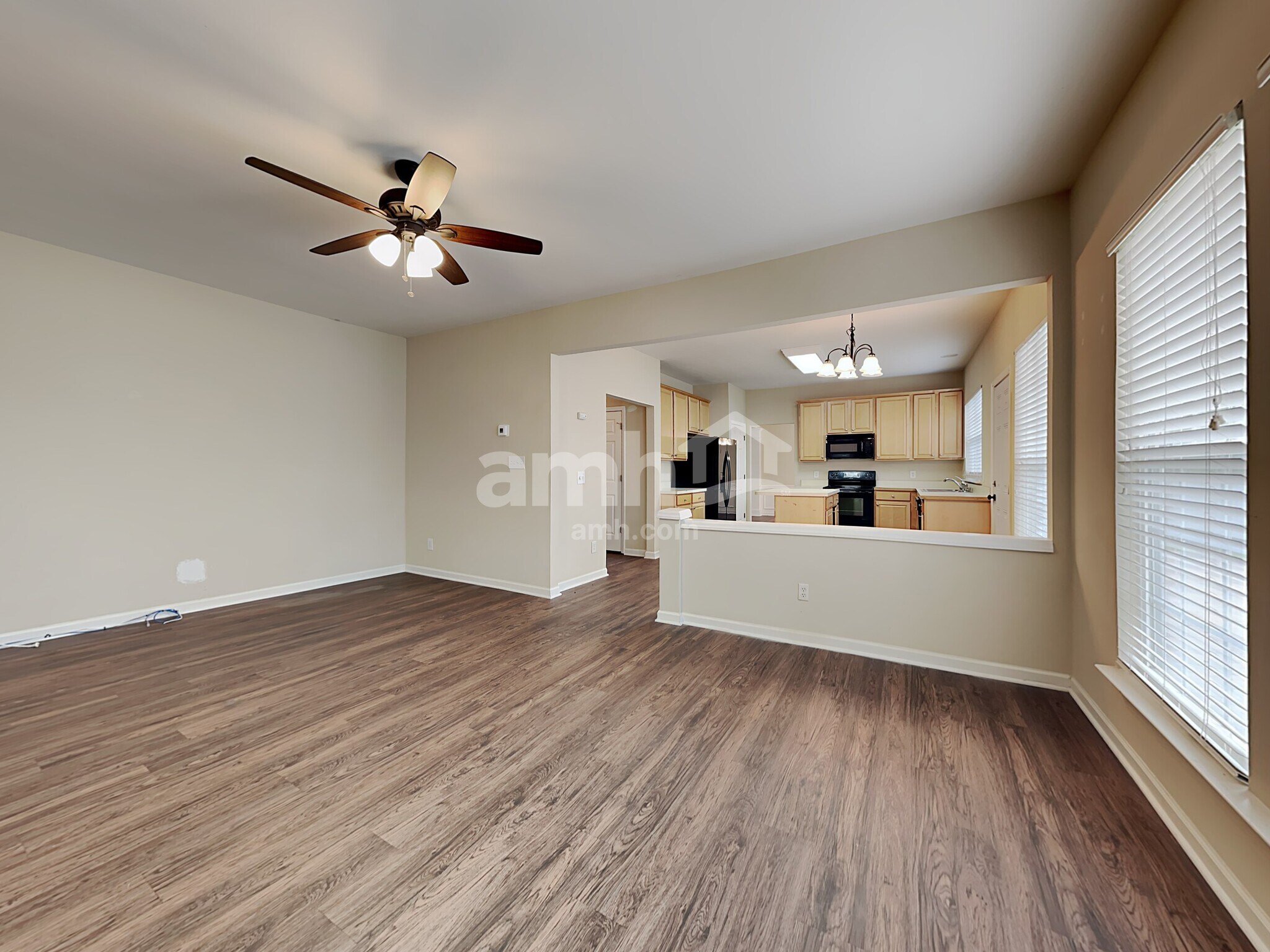 Building Photo - 4388 Kelso Dr