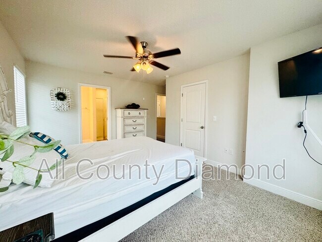 Building Photo - 7478 Shadow Lake Dr