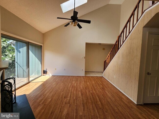 Building Photo - 7731 Inversham Dr