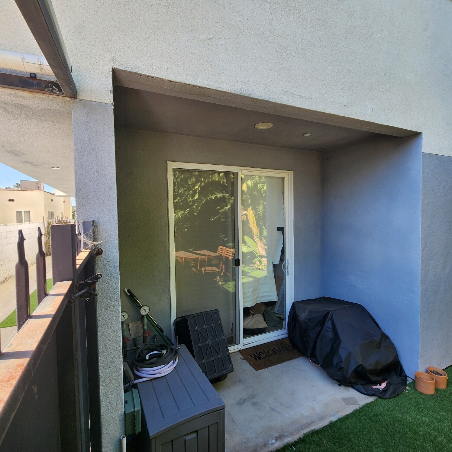 Building Photo - 2406 S Dunsmuir Ave