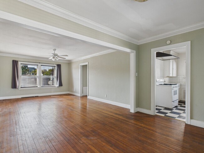 Primary Photo - 1920 Richmond Ave.