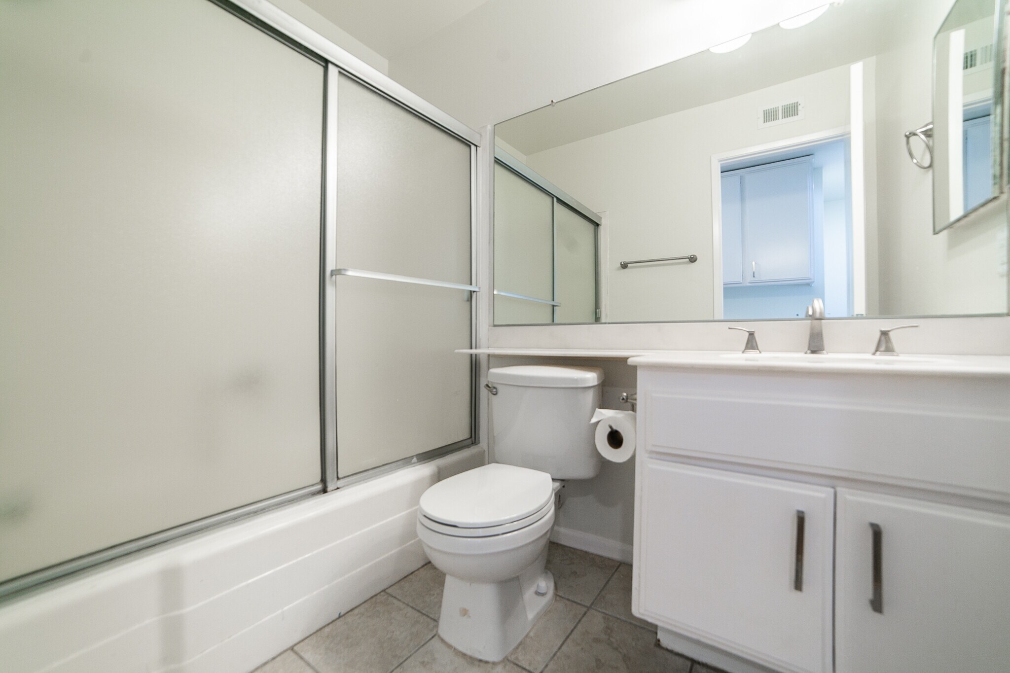 Building Photo - 9743 Reseda Blvd #3