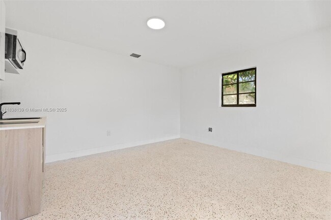 Building Photo - 2442 SW 3rd St