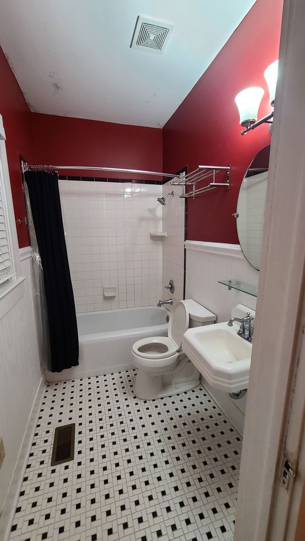 Building Photo - 442 Wrights Mill Rd