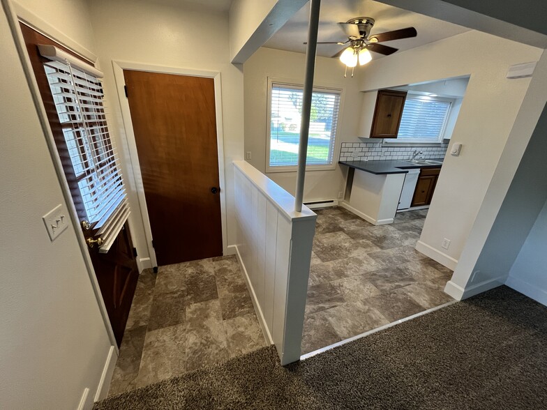 Building Photo - 303 N Bowdish Rd