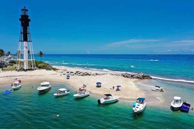 Building Photo - 2611 NE 16th St