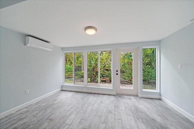 Building Photo - 730 Spanish Dr S