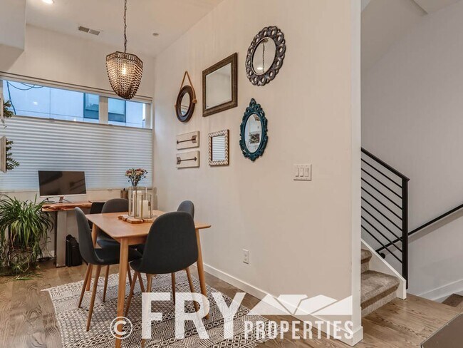 Building Photo - Beautiful townhome in the Sloans Lake Neighborhood.