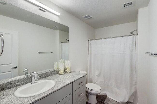 Building Photo - Modern Comfort in Las Vegas: 3-Bedroom Gem with Pool Access