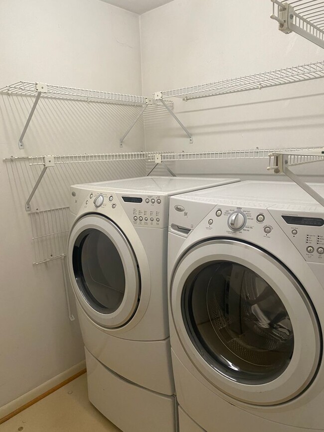 Building Photo - One Level 2 Bedroom, 2 Bath Condo in SW City