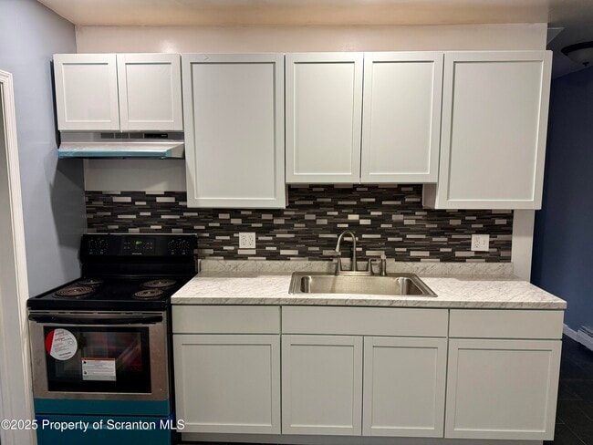 Building Photo - 112 Mowry Rd