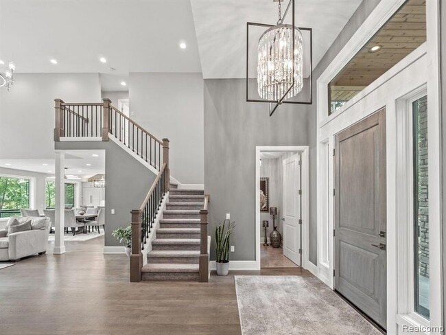 Building Photo - 3511 Lakecrest Dr