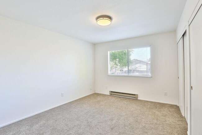 Building Photo - 835 Bing Dr