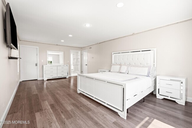 Building Photo - 24 Valley Forge Rd