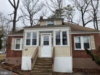 Building Photo - 45 W Lakeshore Dr