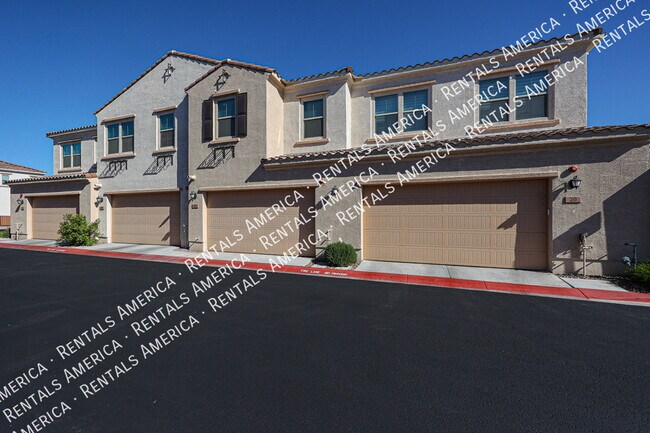 Building Photo - 4077 S Sabrina Dr