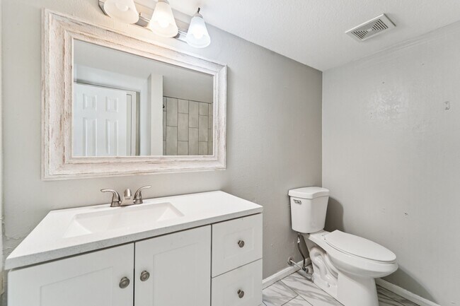 Building Photo - 9721 Debbie Ln