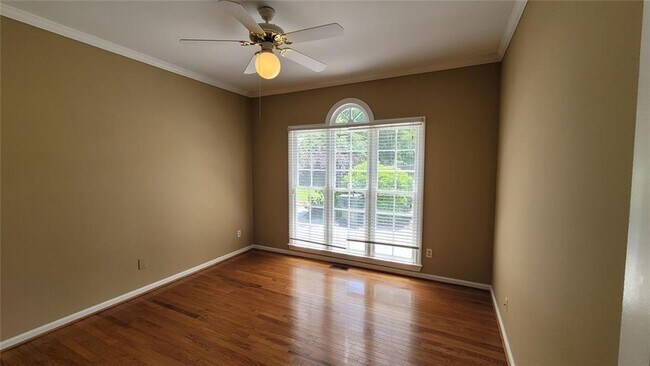 Building Photo - 5005 Johns Creek Ct