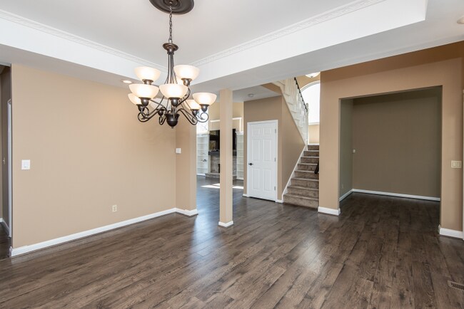 Building Photo - 720 Vista Hills Ct