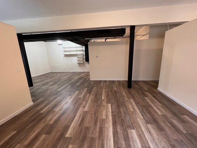 Building Photo - 30 Cross St